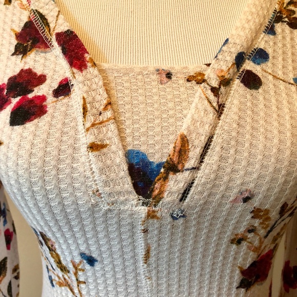 William Rast flared sleeves light thermal - Picture 5 of 8